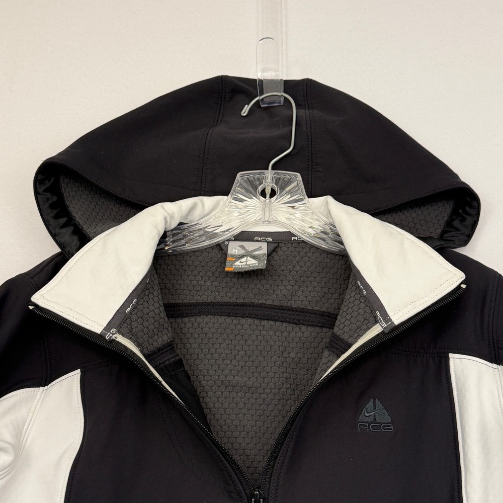 Nike ACG‎ Women's Black White Hooded Softshell Jacket Size M RN 104141